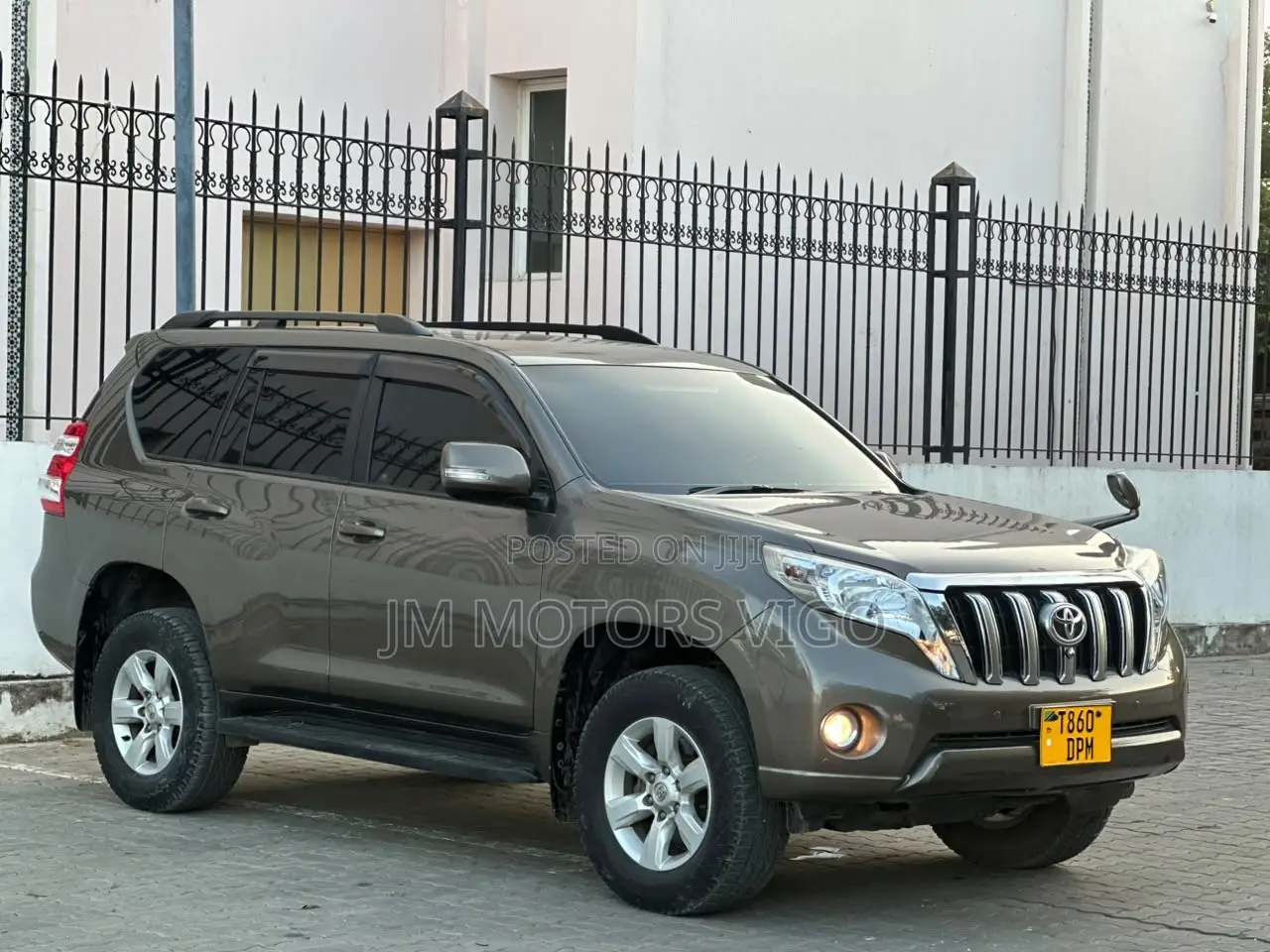 Toyota Land Cruiser Prado 2016 Gray