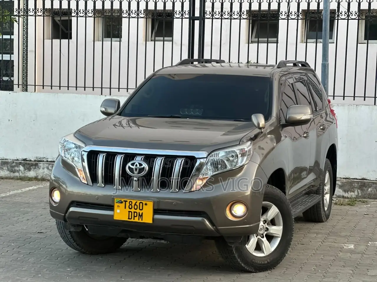 Toyota Land Cruiser Prado 2016 Gray