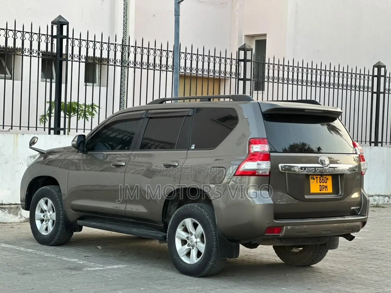 Toyota Land Cruiser Prado 2016 Gray