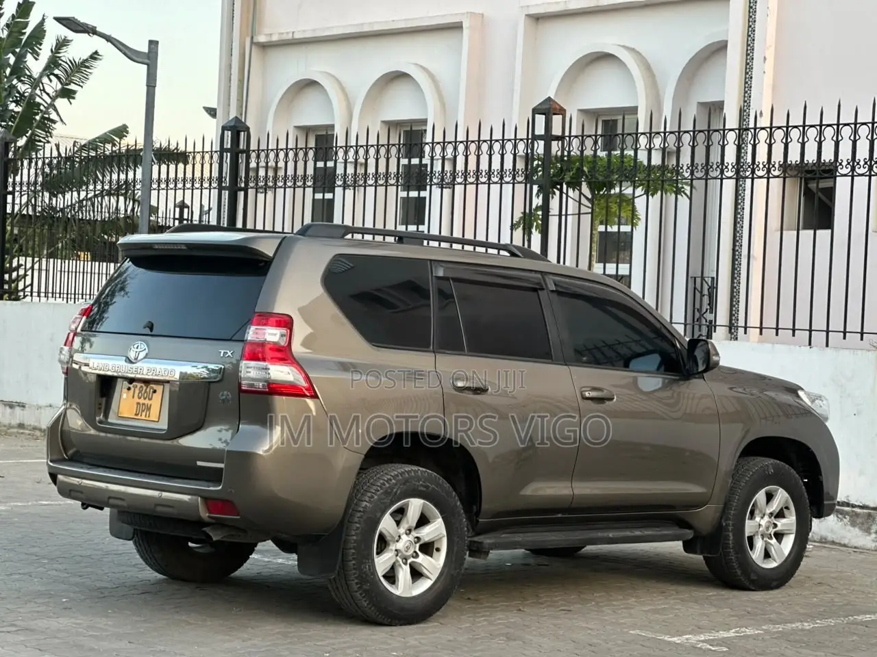 Toyota Land Cruiser Prado 2016 Gray