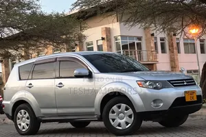 Mitsubishi Outlander 2011 Silver