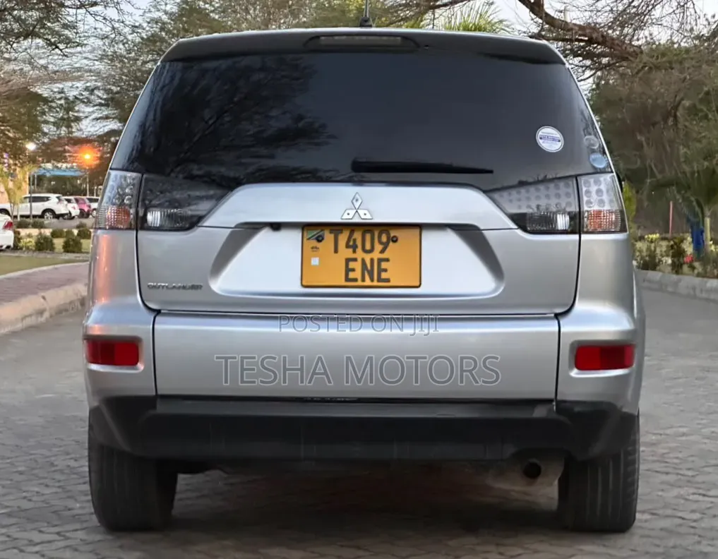Mitsubishi Outlander 2011 Silver