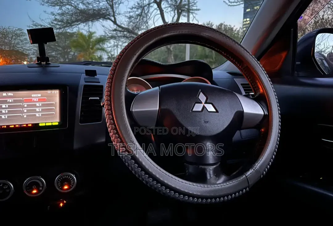 Mitsubishi Outlander 2011 Silver