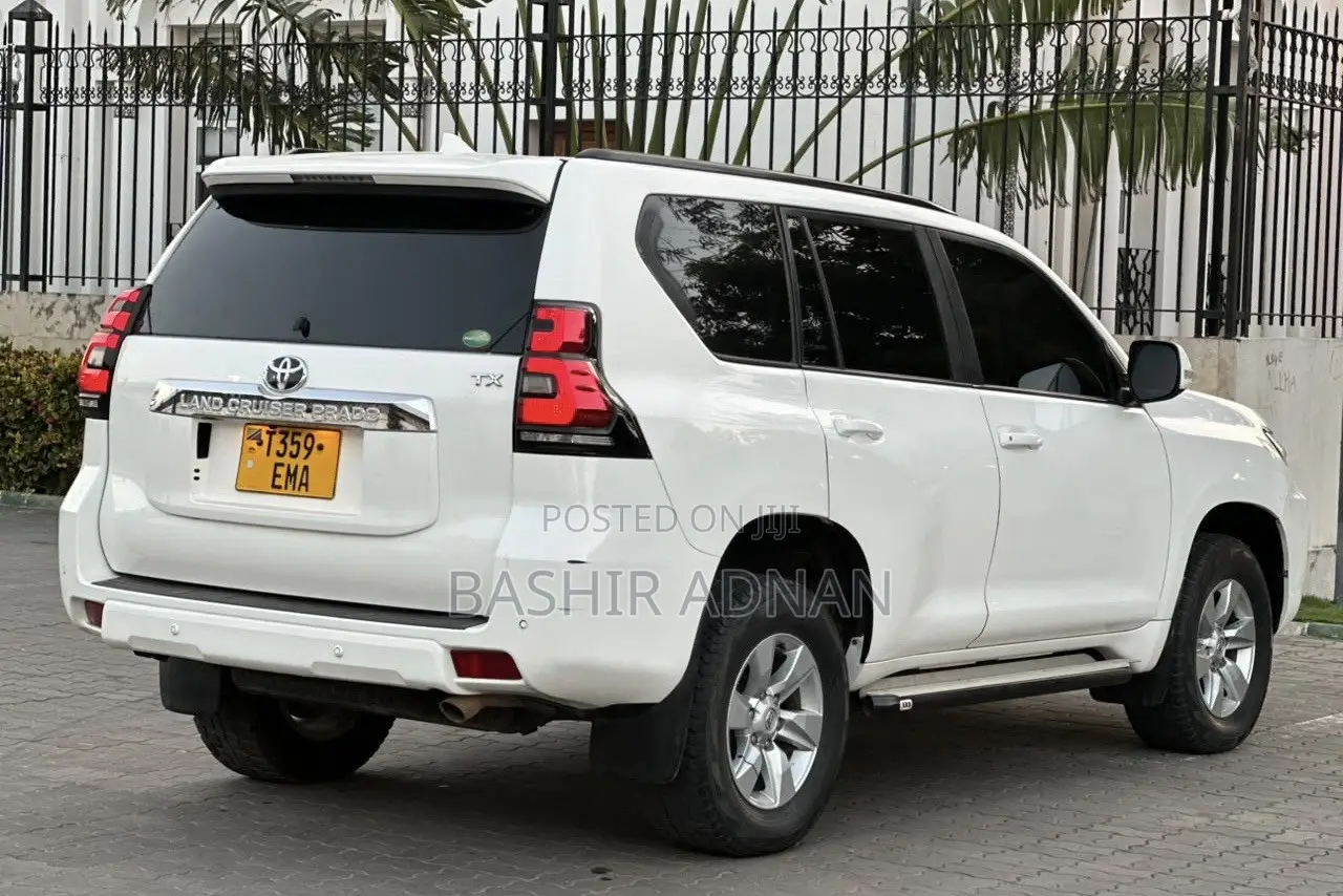 Toyota Land Cruiser Prado 2.8 2019 White