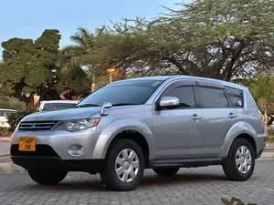 Mitsubishi Outlander 2011 Silver