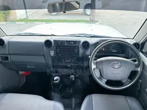 Toyota Land Cruiser 2020 White