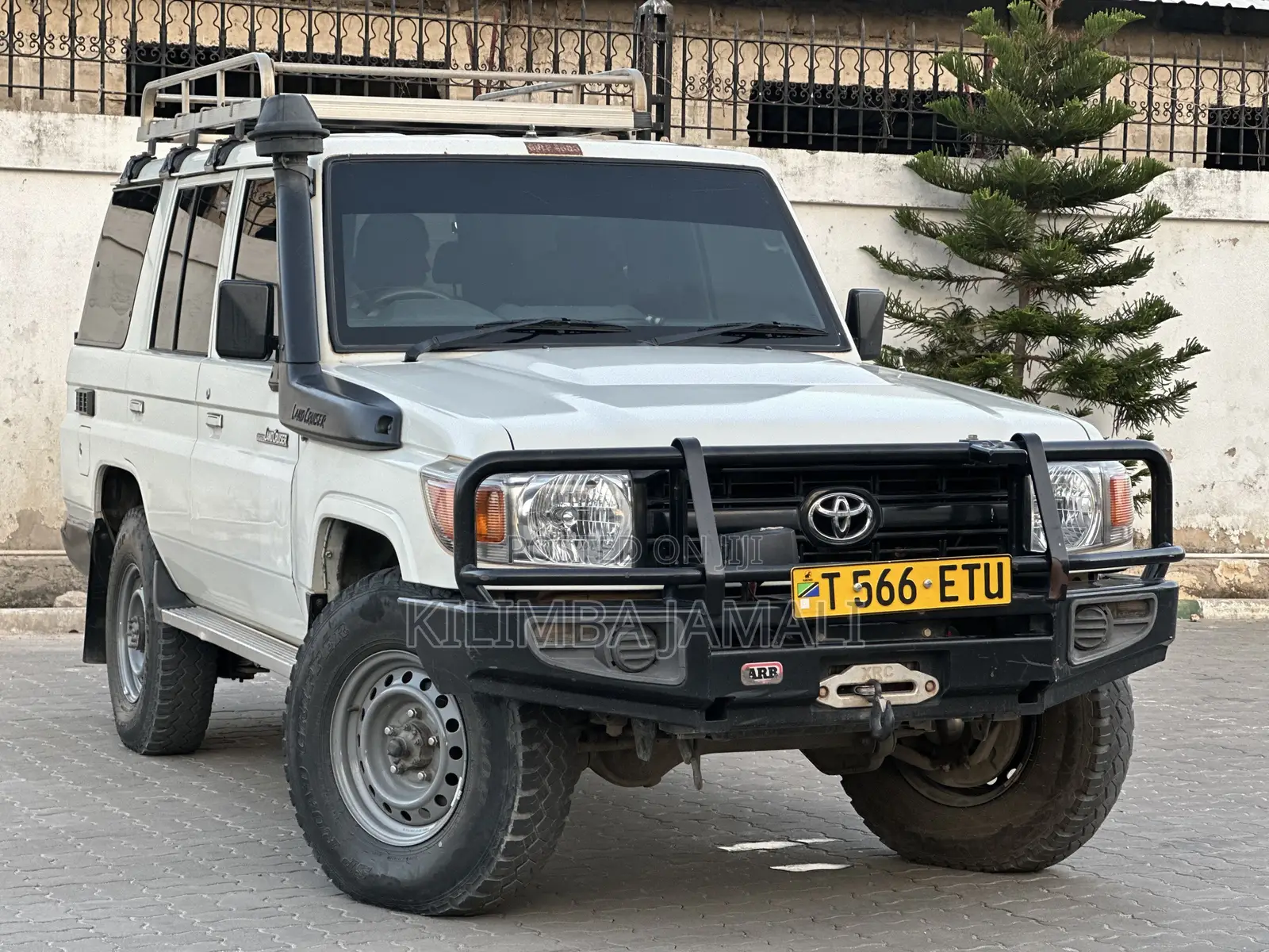 Toyota Land Cruiser 2020 White