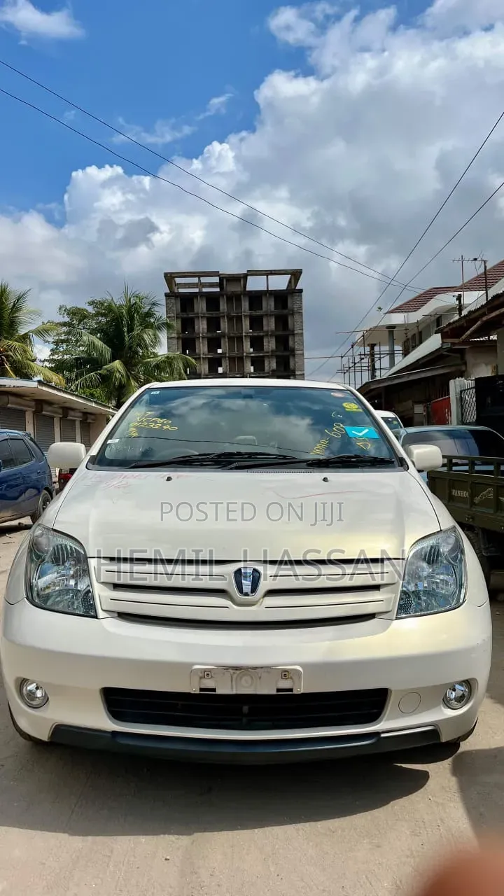 Toyota IST 2003 Pearl