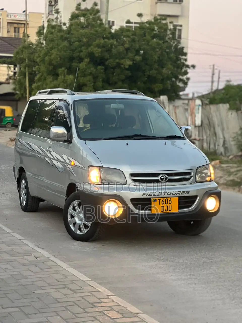 Toyota Noah 2002 Silver