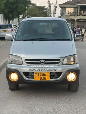 Toyota Noah 2002 Silver