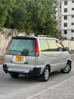 Toyota Noah 2002 Silver