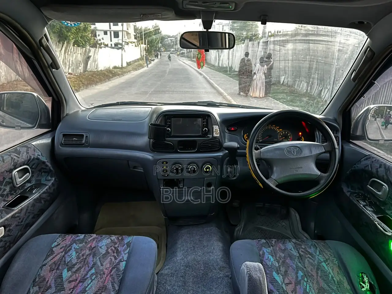 Toyota Noah 2002 Silver