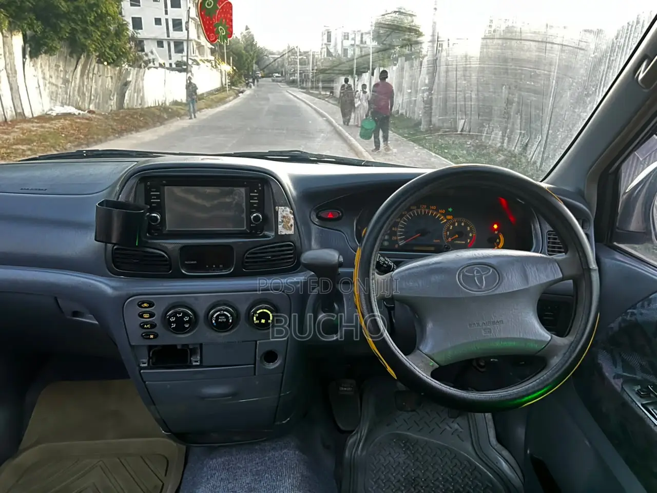 Toyota Noah 2002 Silver