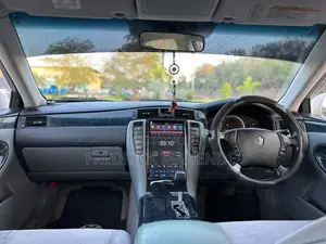 Toyota Crown 2006 White