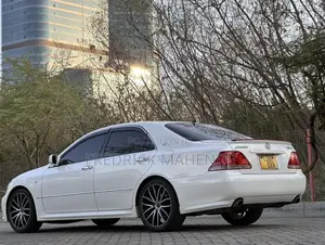 Toyota Crown 2006 White