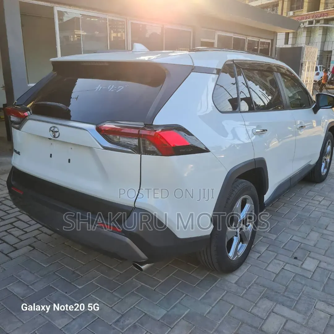 Toyota RAV4 2019 White