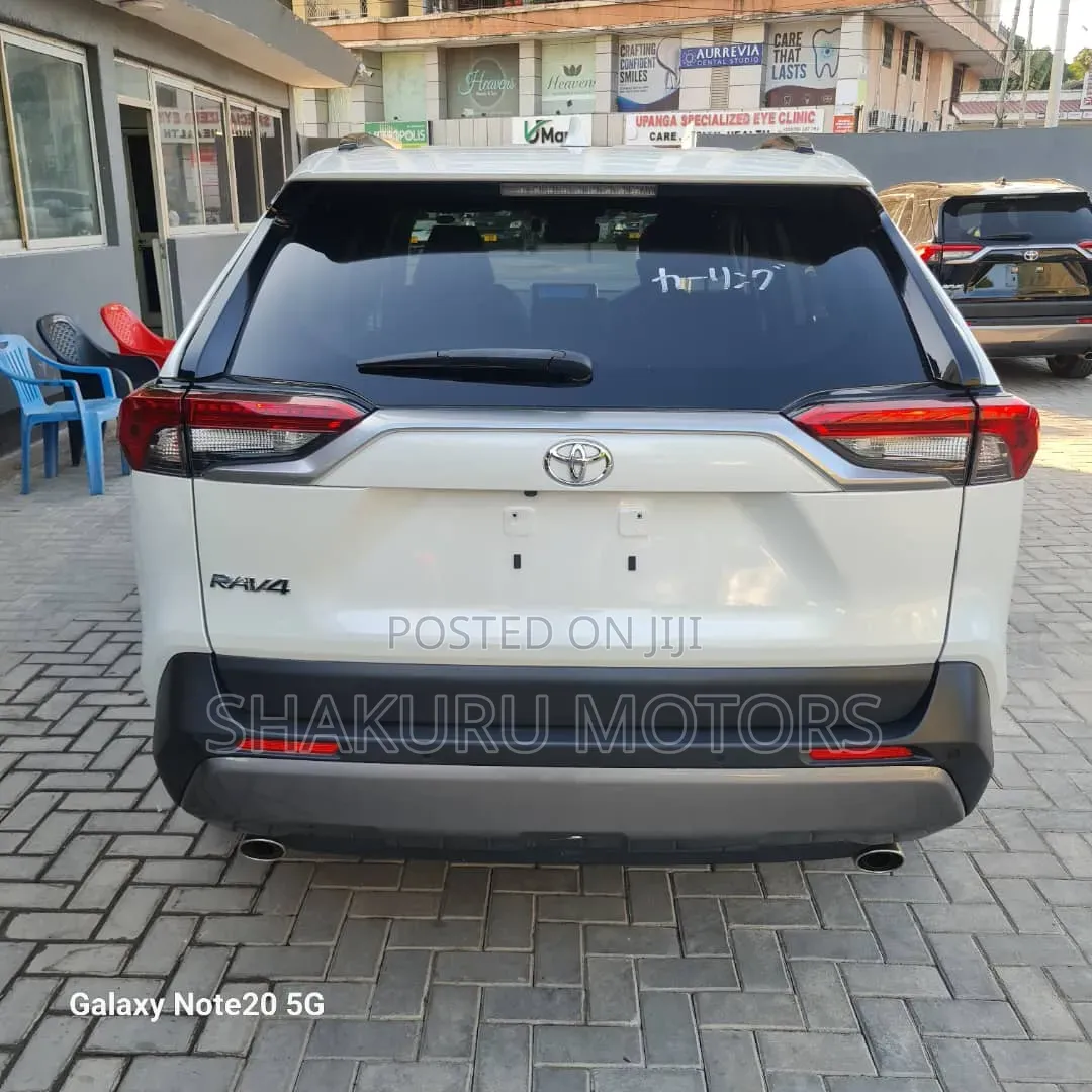 Toyota RAV4 2019 White