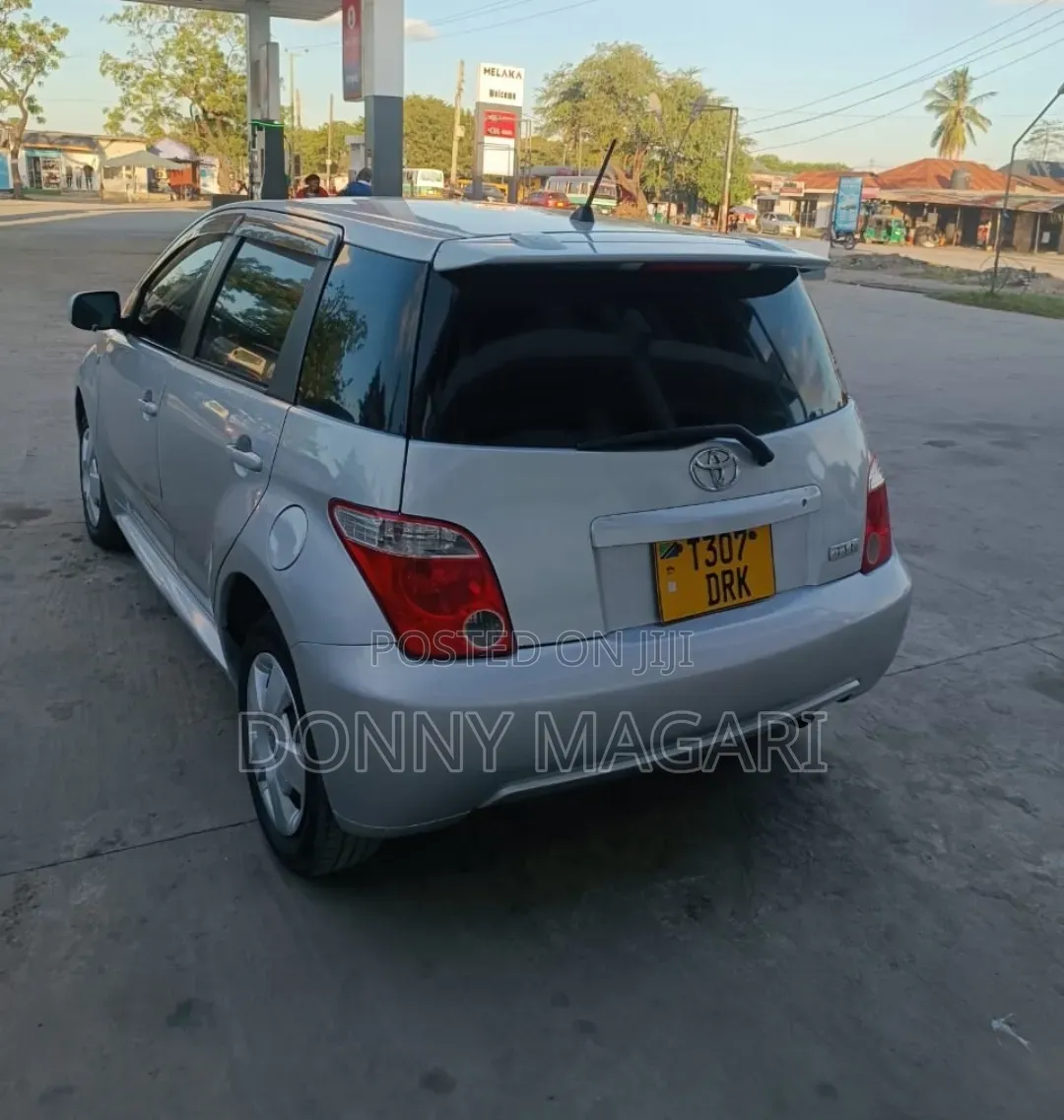 Toyota IST 2006 Silver