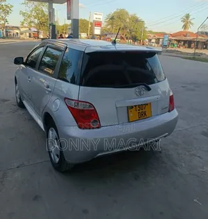 Toyota IST 2006 Silver