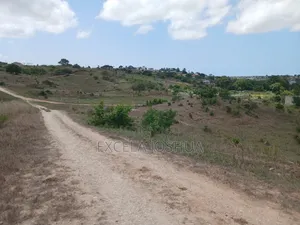 Kiwanja Kinauzwa Na Bank Malela Toangoma