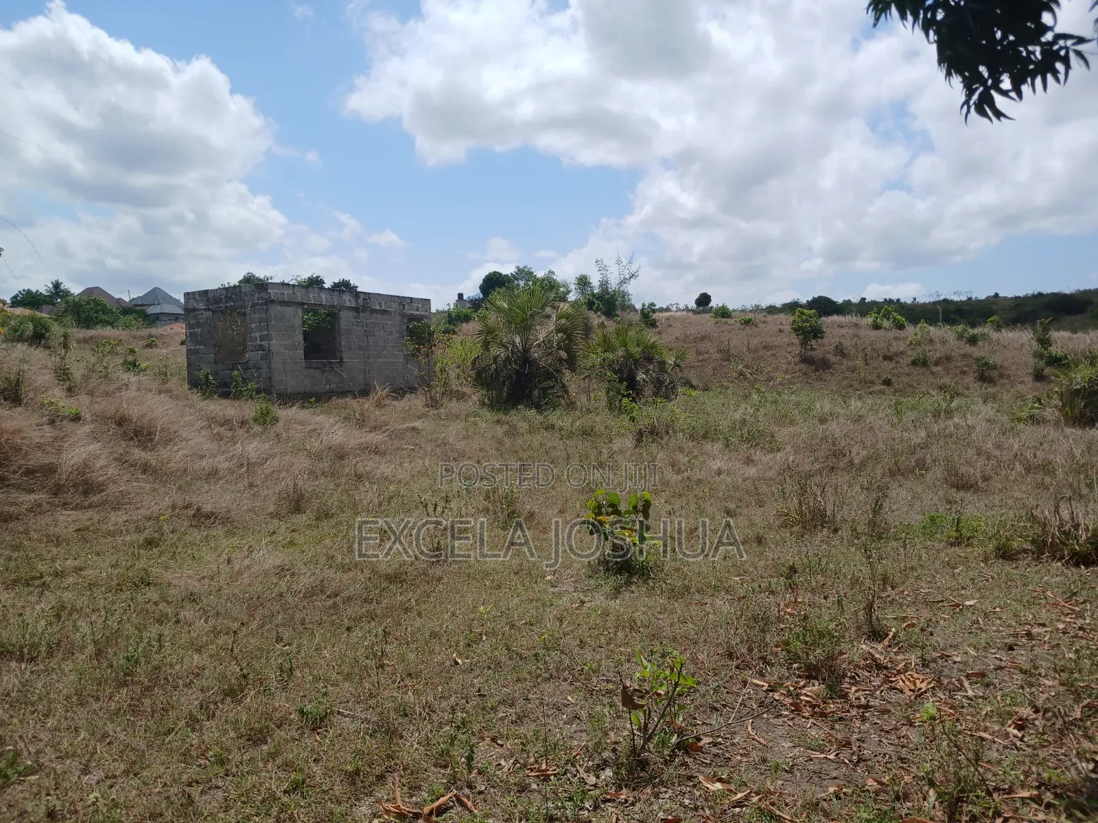 Kiwanja Kinauzwa Na Bank Malela Toangoma