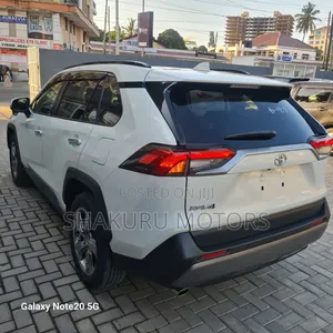 Toyota RAV4 2019 White