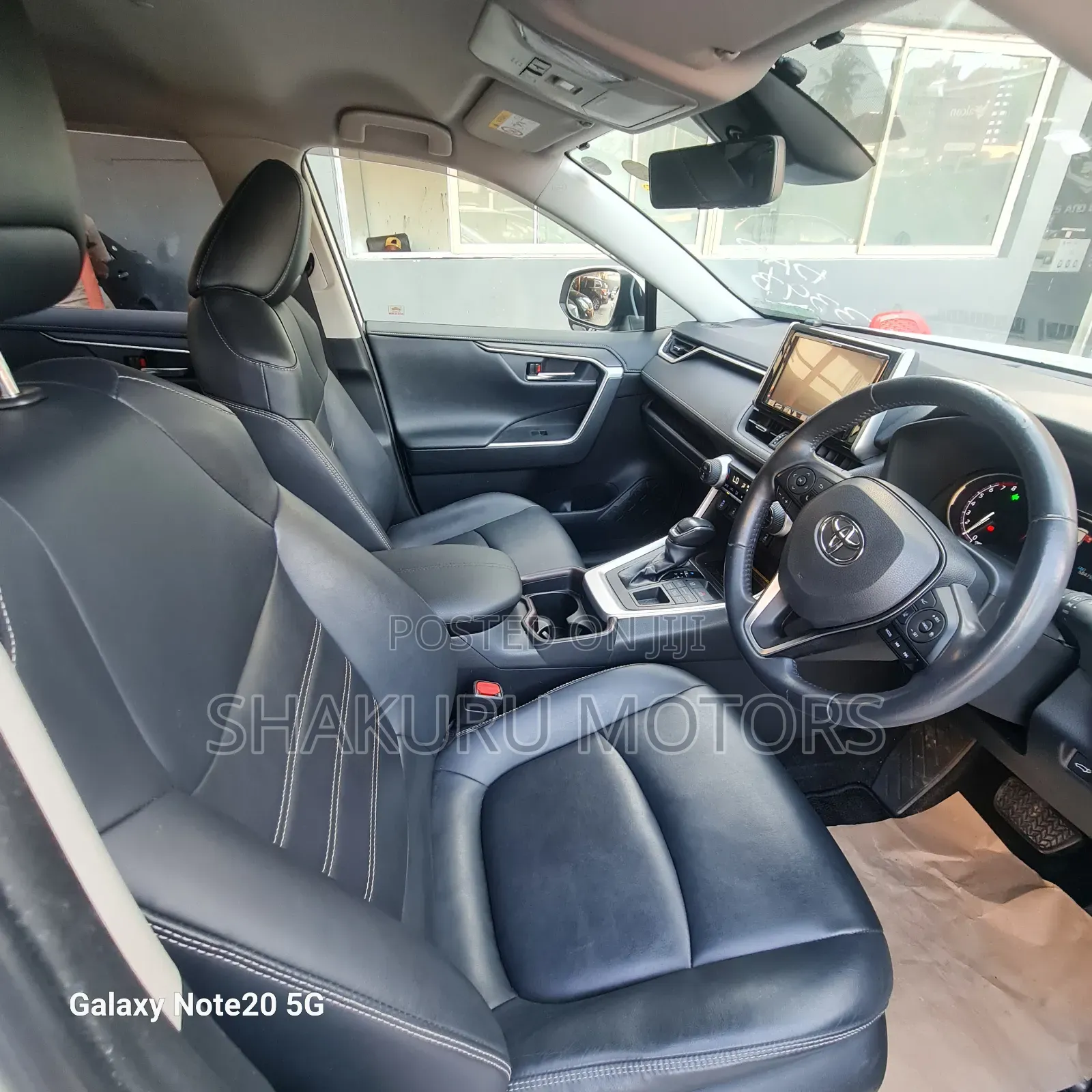 Toyota RAV4 2019 White