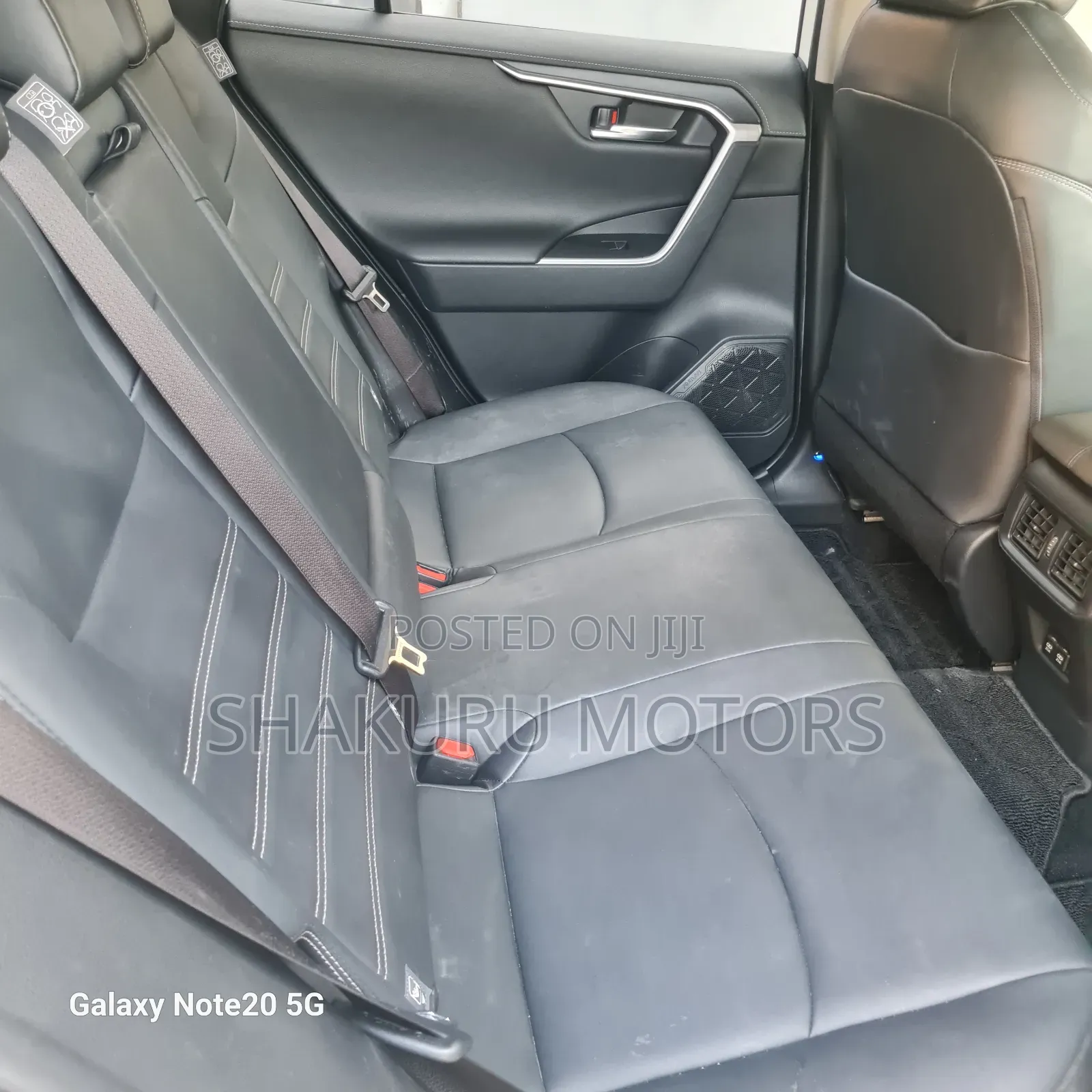 Toyota RAV4 2019 White