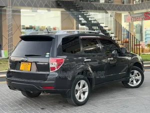 Subaru Forester 2010 Black