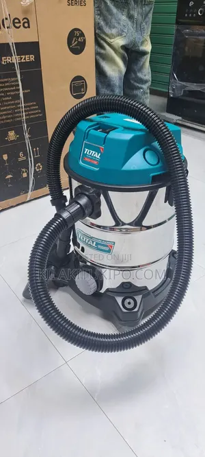 TOTAL Vacuum Cleaner for Wet & Dry Power Cable (30l/1300w/1.8m)