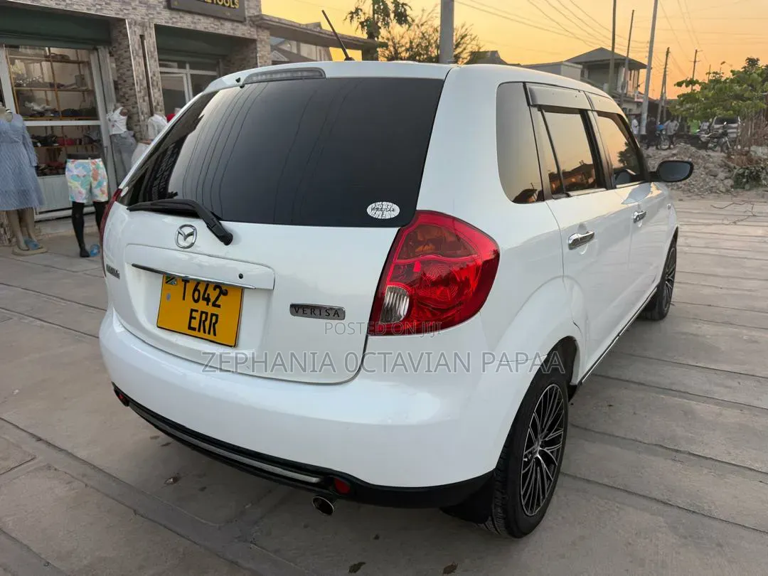 Mazda Verisa 2007 White