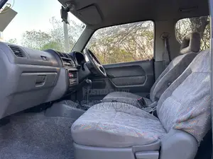 Suzuki Jimny 2000 Pearl