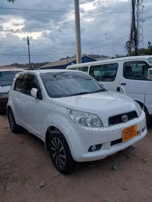 Toyota Rush 2010 White