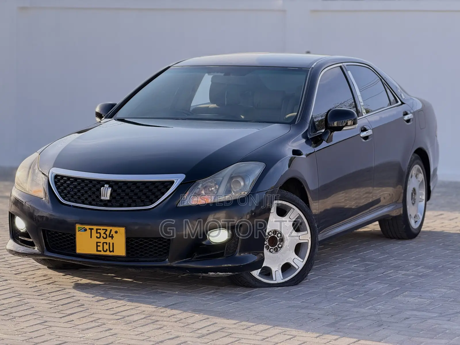 Toyota Crown 2010 Black