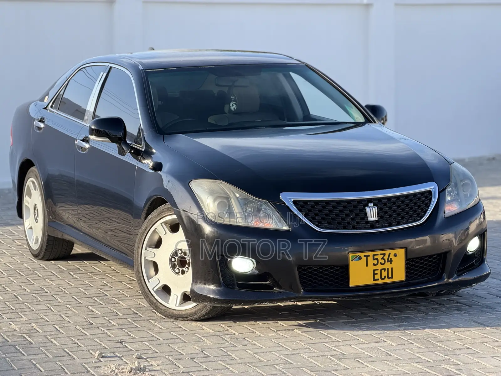 Toyota Crown 2010 Black