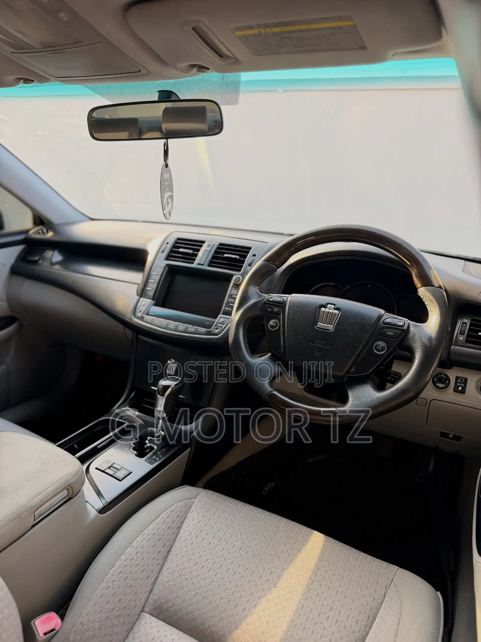 Toyota Crown 2010 Black
