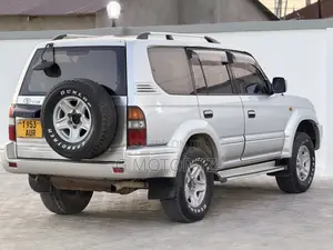 Toyota Land Cruiser Prado 2000 Silver