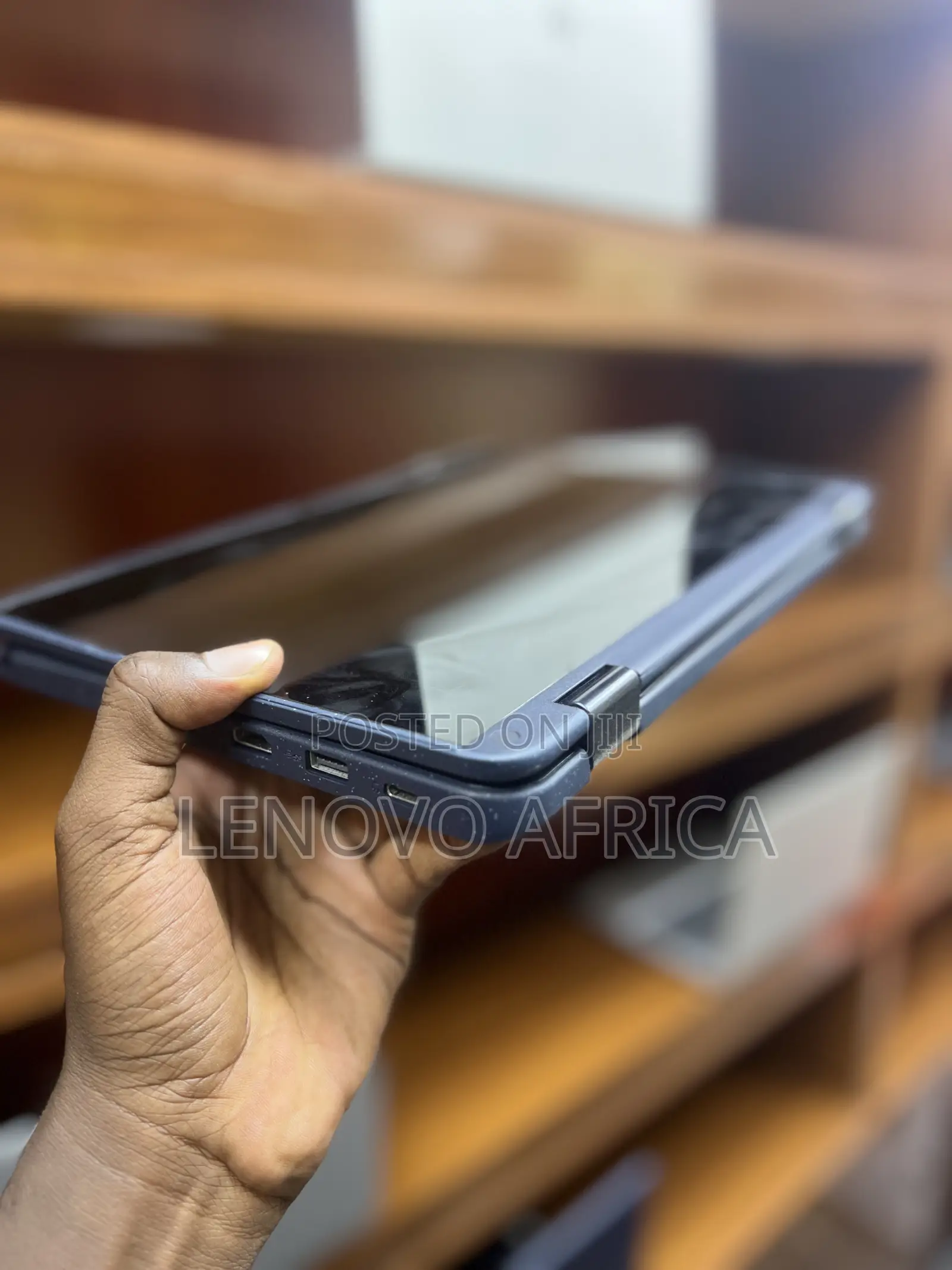 Laptop Lenovo IdeaPad 100 4GB Intel Pentium SSD 128GB