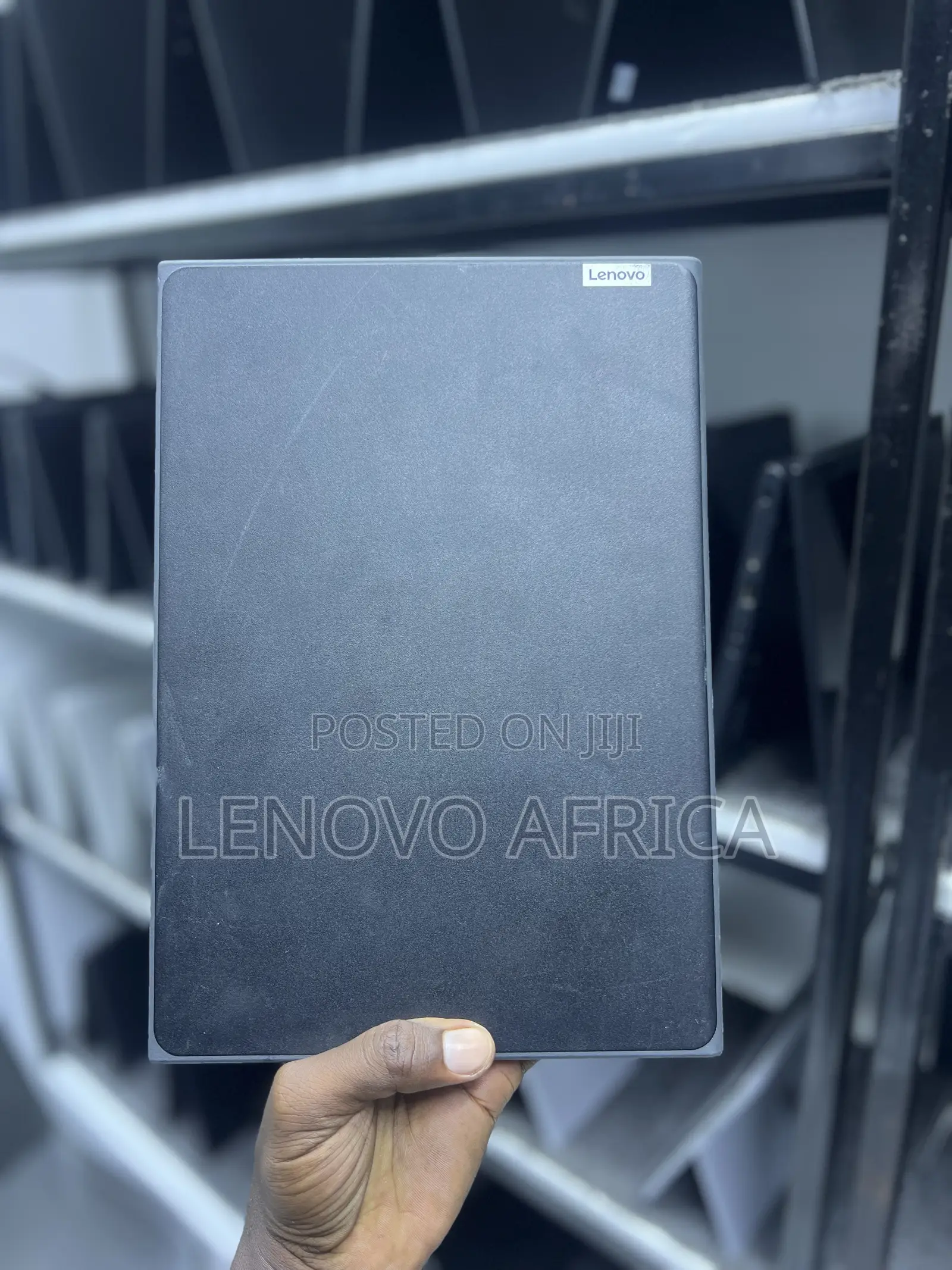 Laptop Lenovo 500e 4GB Intel Atom SSD 128GB