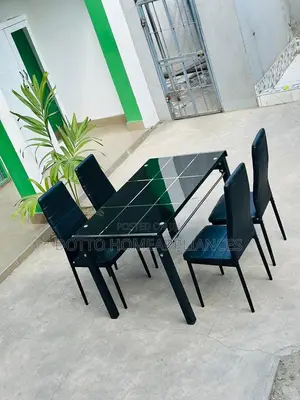 Dinning Table // Viti Vinne // Kioo //