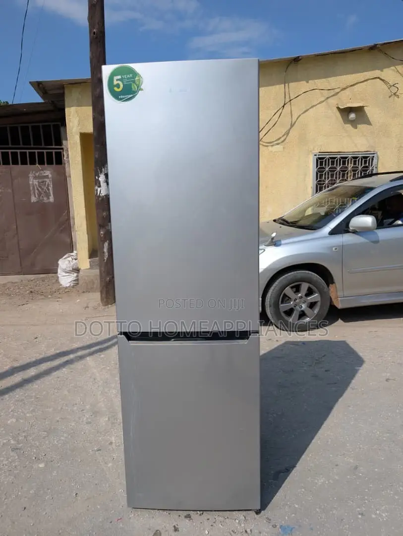Hisense Friji // 321L // Inagandisha Chini // Juu Inapoza //