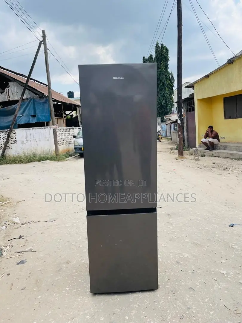 Hisense Friji // 264L // Inagandisha Chini// Juu Inapoza//