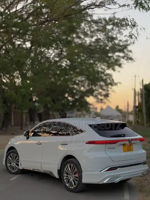 Toyota Harrier Z 2021 Ivory