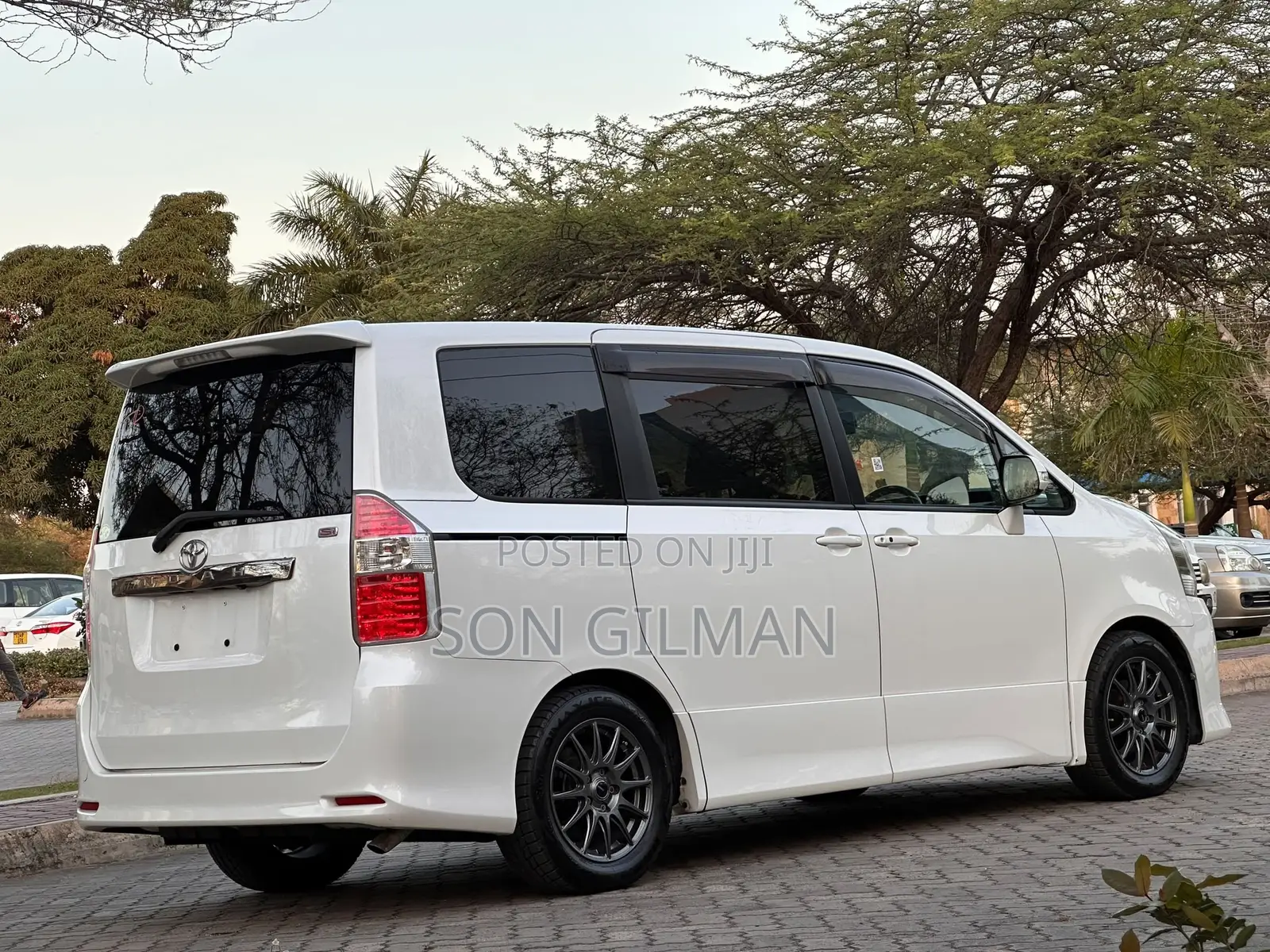 Toyota Noah 2008 Pearl