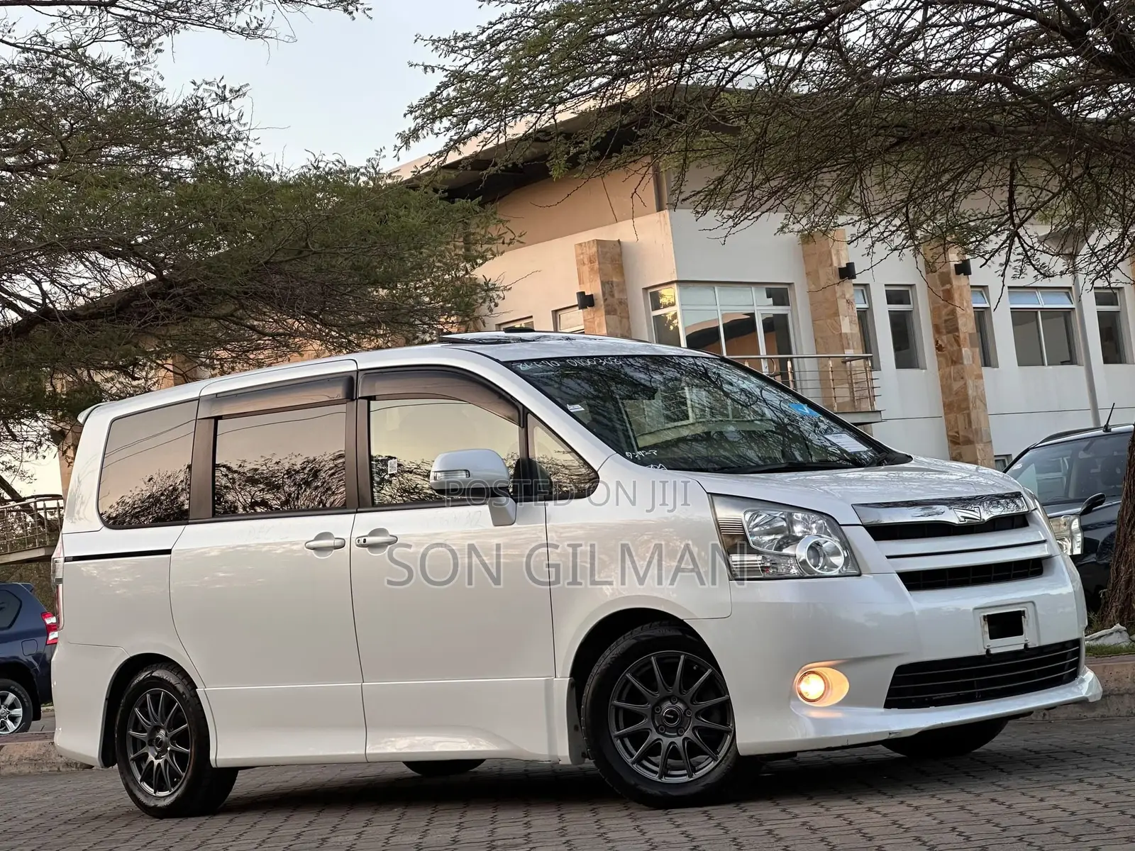 Toyota Noah 2008 Pearl