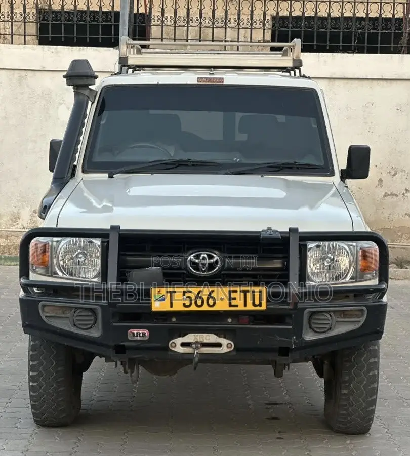 Toyota Land Cruiser 79 Series 2020 Pearl