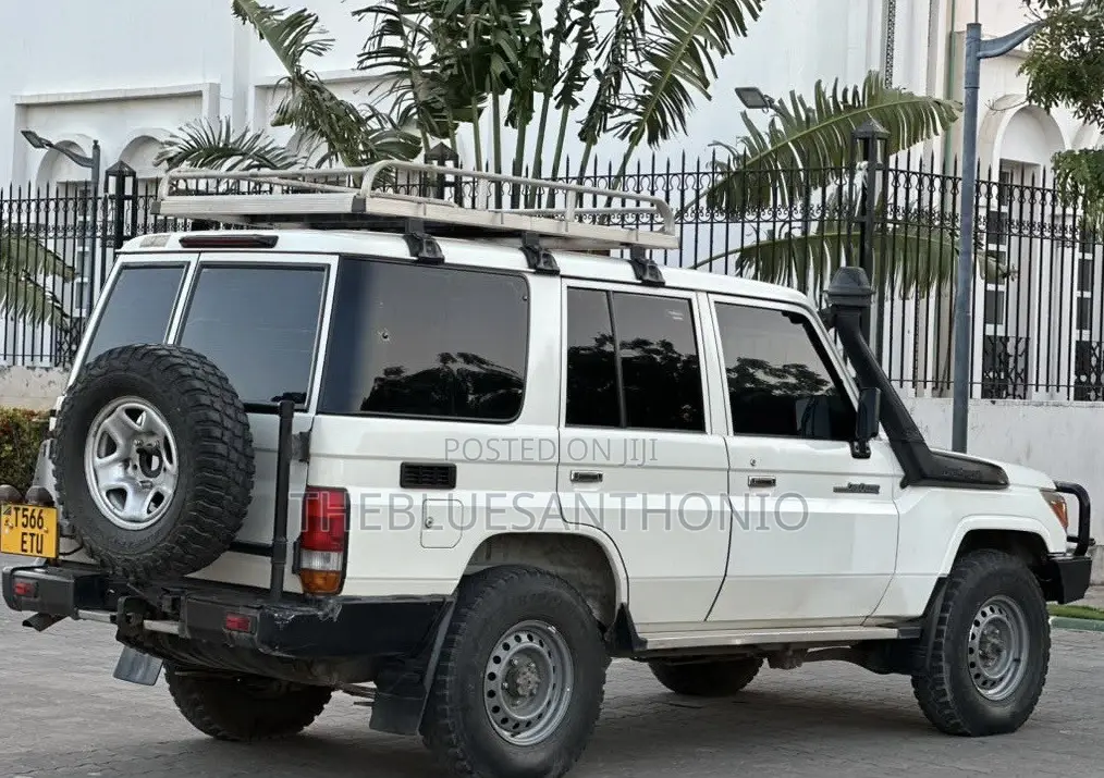 Toyota Land Cruiser 79 Series 2020 Pearl