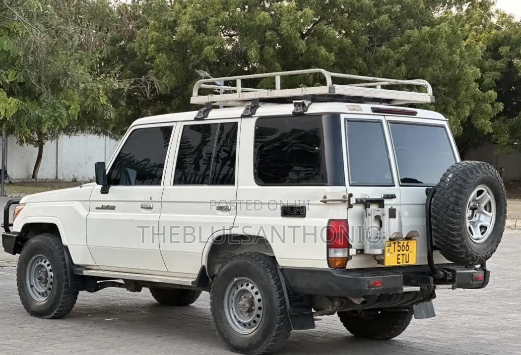 Toyota Land Cruiser 79 Series 2020 Pearl