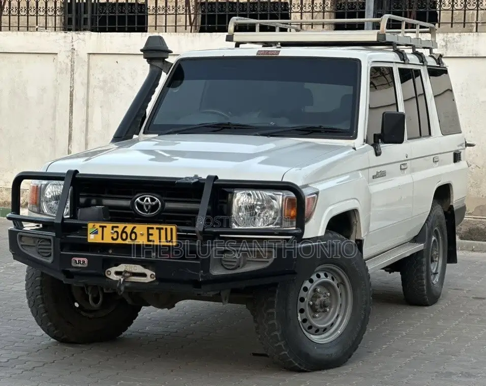 Toyota Land Cruiser 79 Series 2020 Pearl