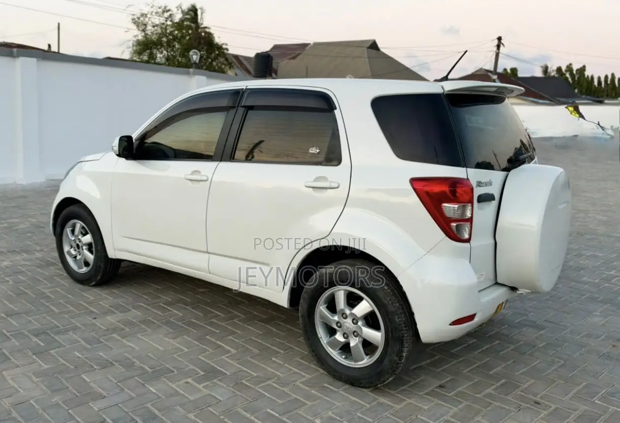 Toyota Rush 2006 White